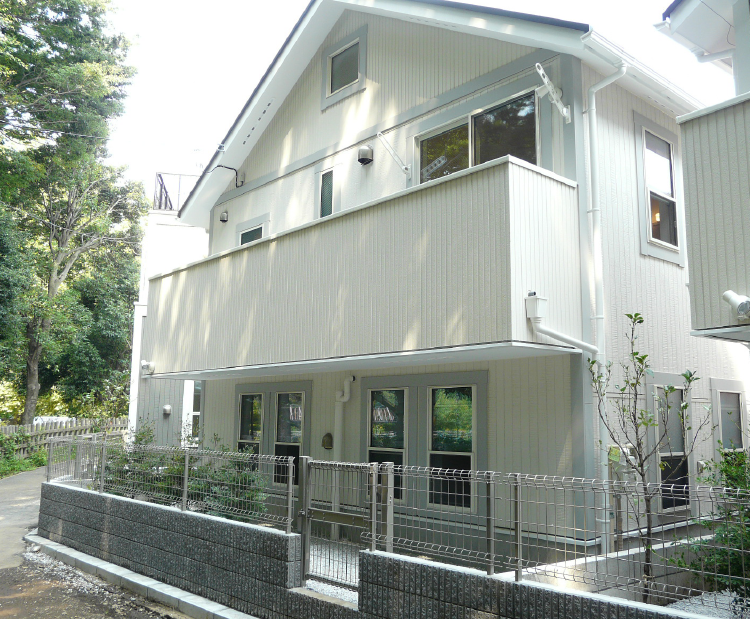 森と遊ぶ家