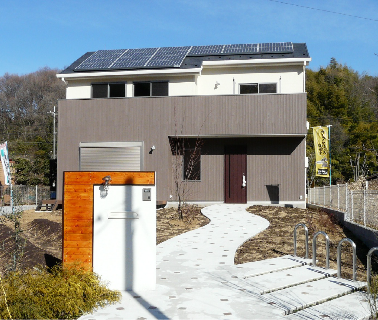 自給菜園のエコ住宅